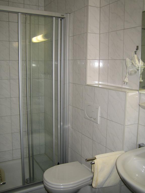 Landhotel Weinhaus Treis Weinaehr Room photo